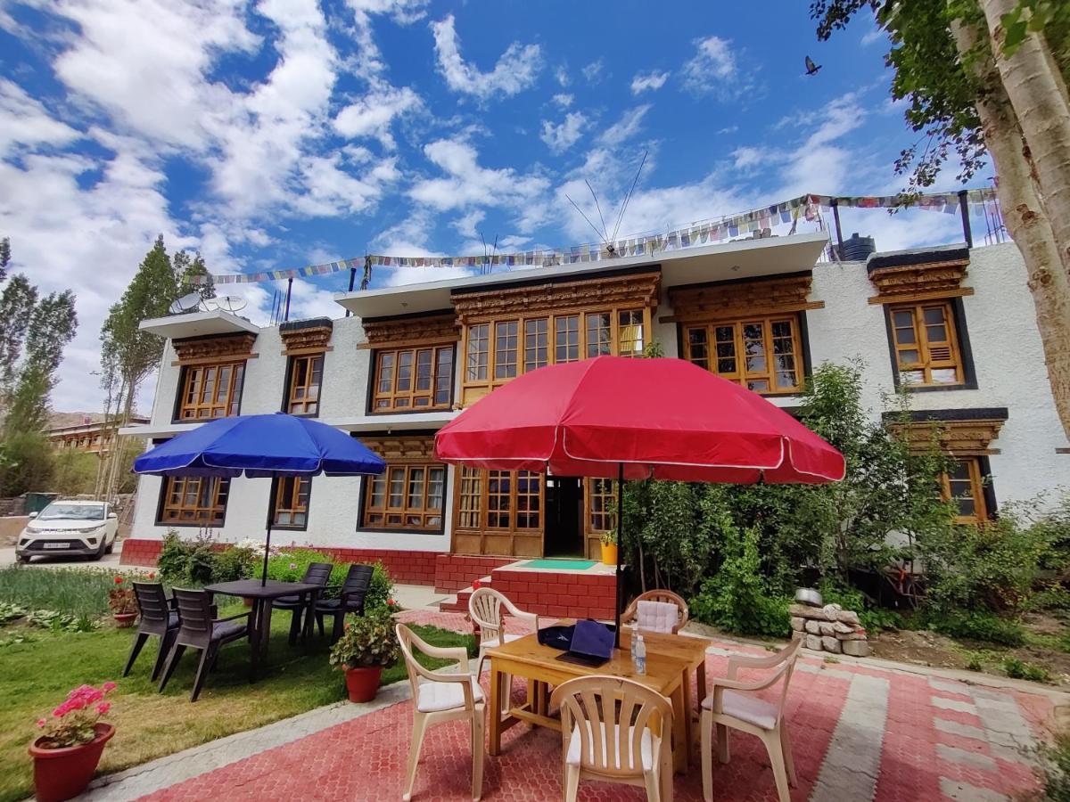 Jig Gyas Guest House Лех Екстериор снимка